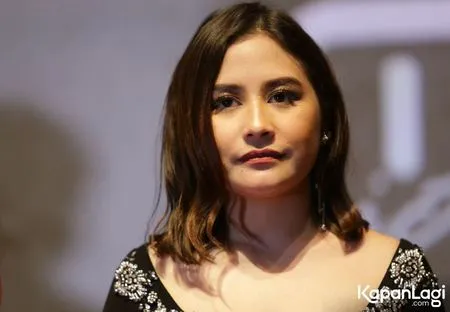 Foto Prilly Latuconsina