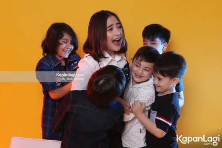 Foto Prilly Latuconsina