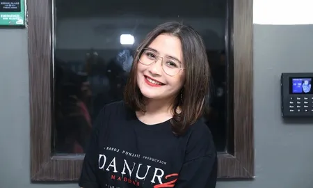 Foto Prilly Latuconsina