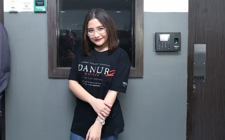 Foto Prilly Latuconsina