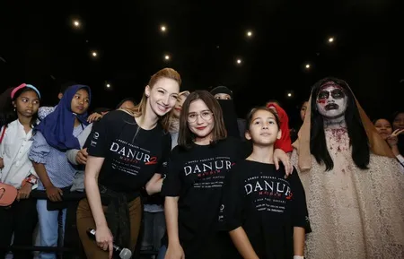 Foto Prilly Latuconsina