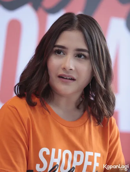 Foto Prilly Latuconsina