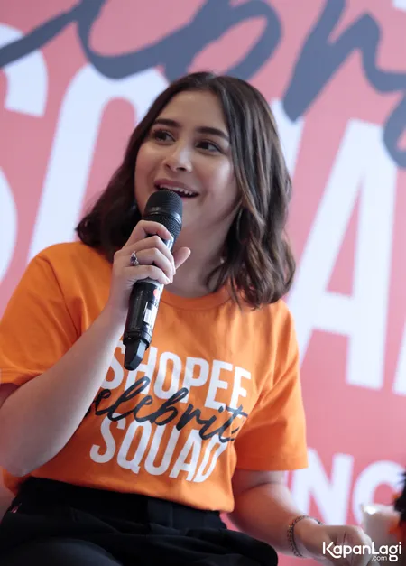 Foto Prilly Latuconsina