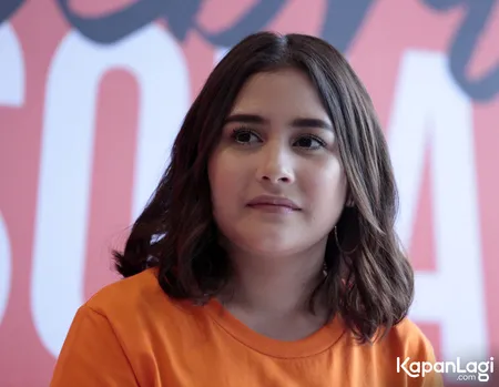 Foto Prilly Latuconsina