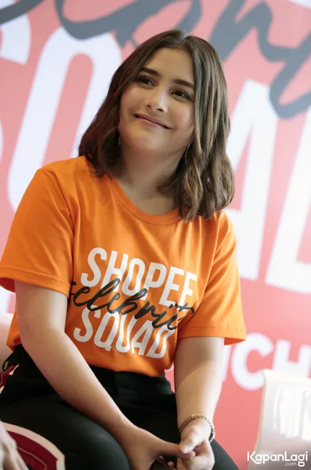 Foto Prilly Latuconsina