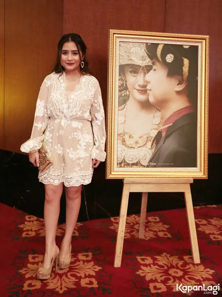 Foto Prilly Latuconsina