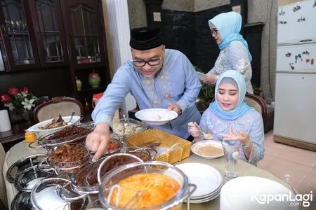 Foto Prilly Latuconsina