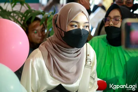 Foto Putri Delina