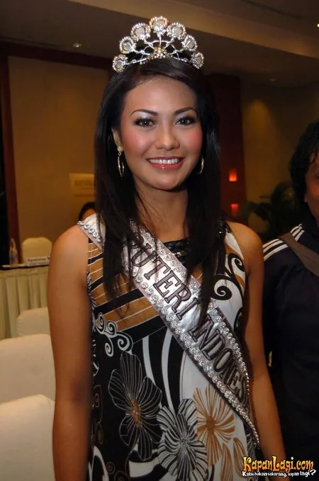 Foto Putri Raemawasti
