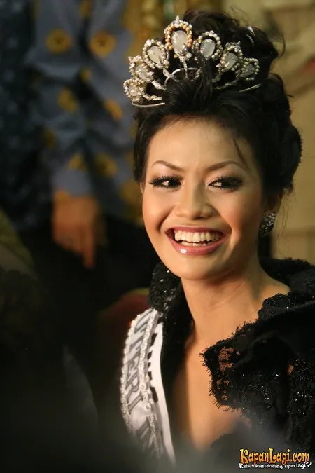 Foto Putri Raemawasti