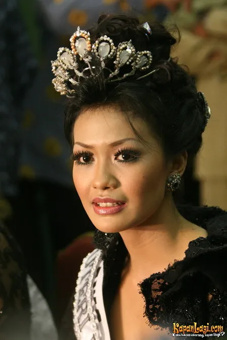 Foto Putri Raemawasti