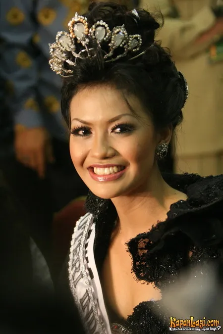 Foto Putri Raemawasti