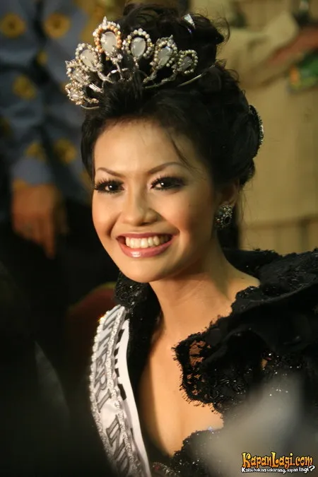 Foto Putri Raemawasti