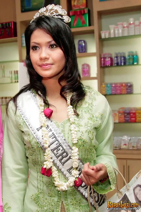 Foto Putri Raemawasti