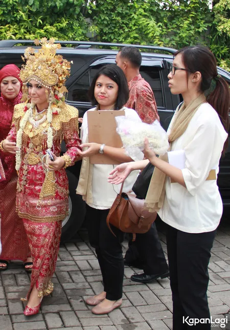 Foto Putri Titian