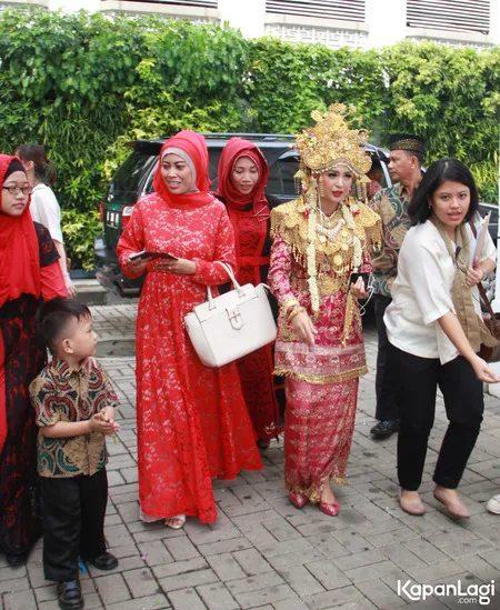 Foto Putri Titian