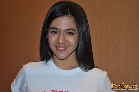 Foto Putri Una Astari