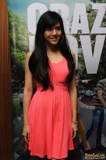 Foto Putri Una Astari