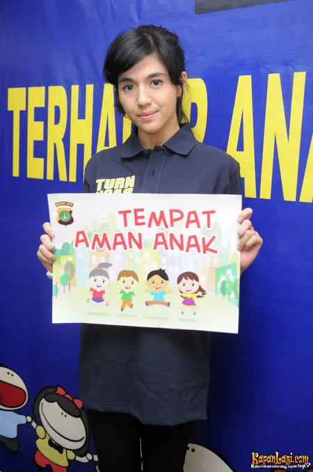 Foto Putri Una Astari