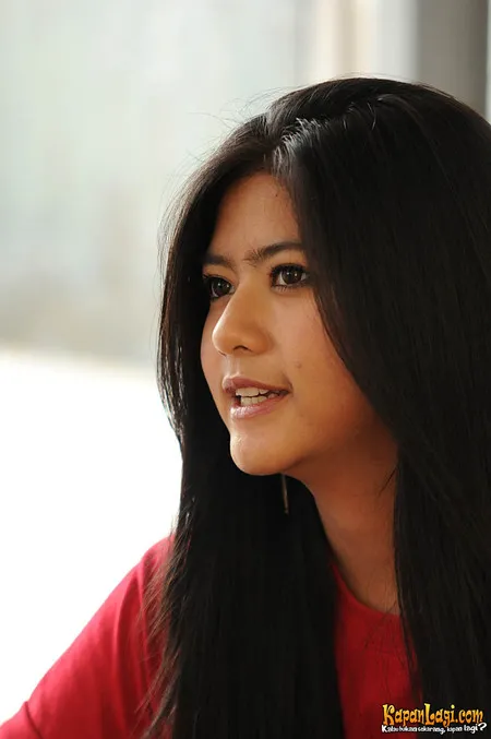 Foto Qory Sandioriva