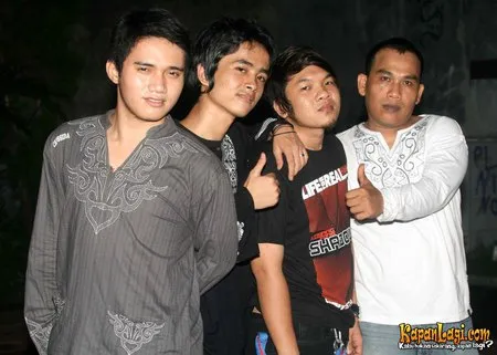 Foto Raden Band