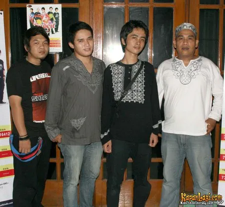 Foto Raden Band