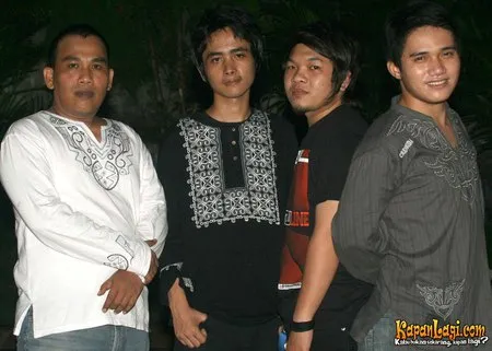 Foto Raden Band