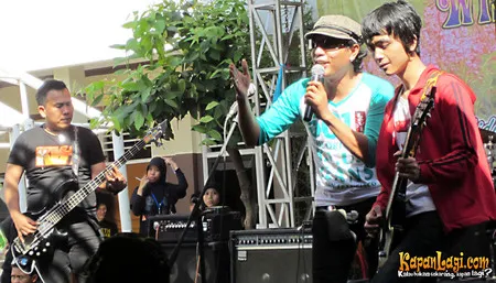Foto Raden Band
