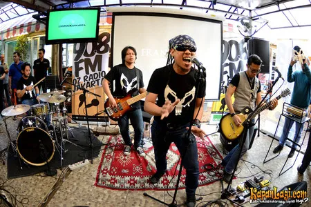 Foto Raksasa Band