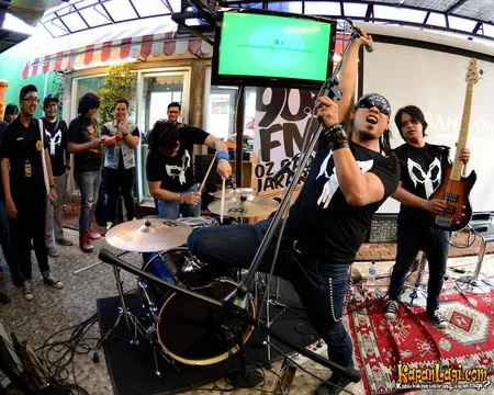 Foto Raksasa Band