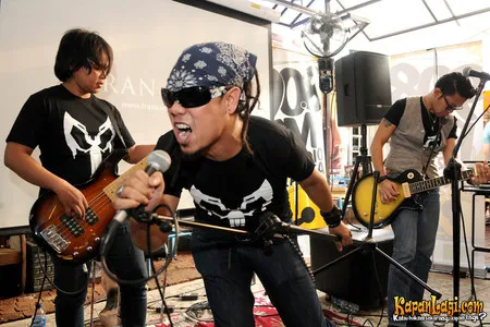 Foto Raksasa Band