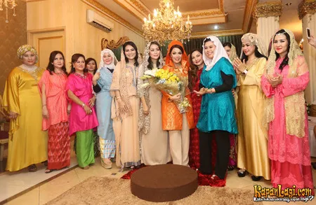 Foto Raslina Rasyidin