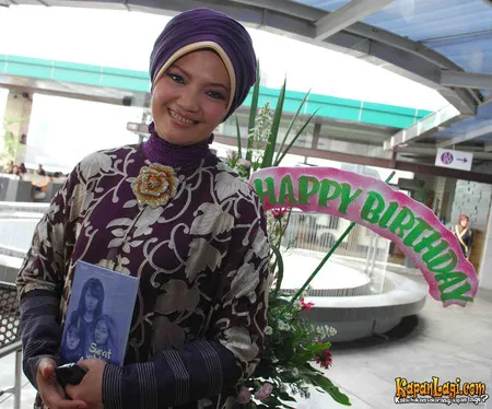 Foto Ratih Sanggarwati