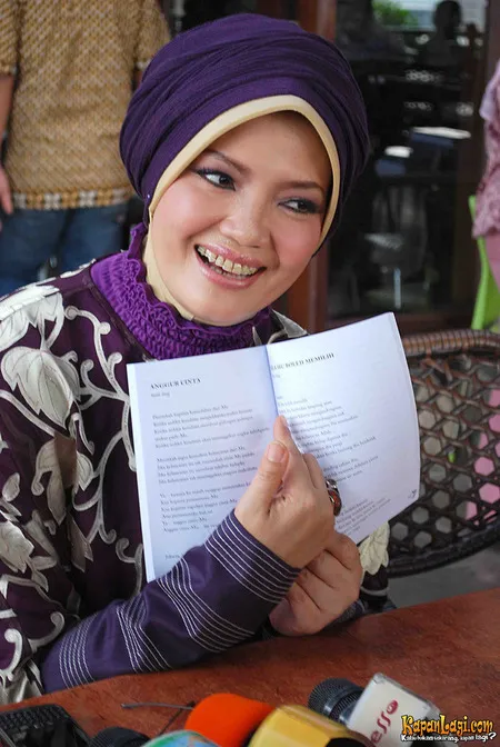 Foto Ratih Sanggarwati