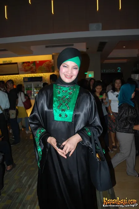 Foto Ratih Sanggarwati