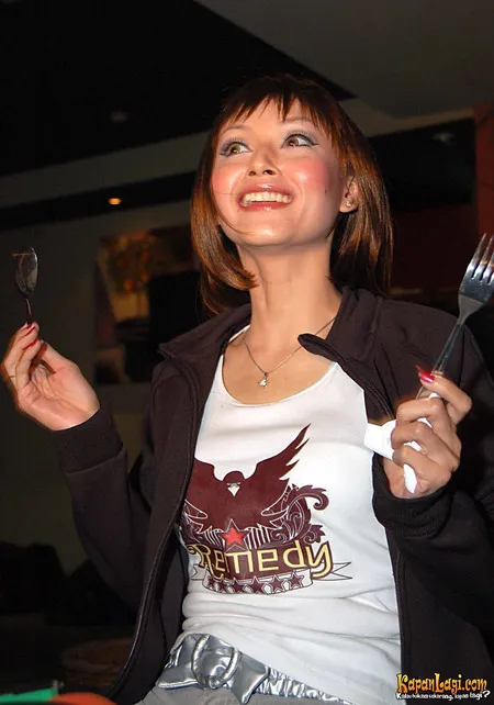 Foto Ratna Damayanti