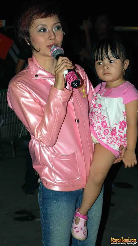 Foto Ratna Damayanti