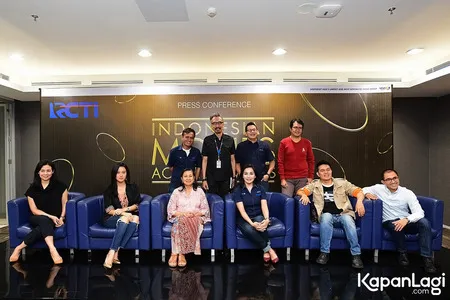 Foto Ratna Riantiarno