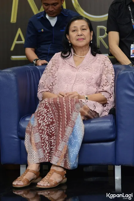 Foto Ratna Riantiarno