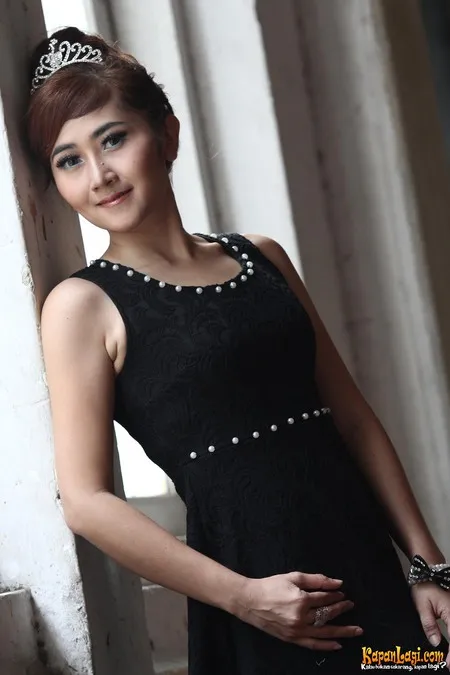 Foto Ratu Dewi