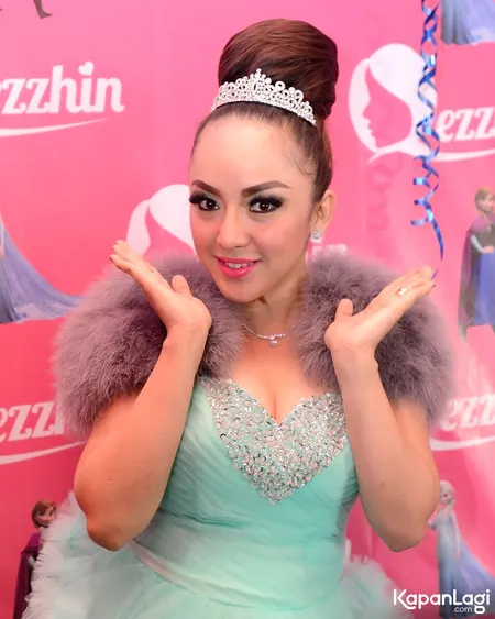 Foto Regina Andriane Saputri