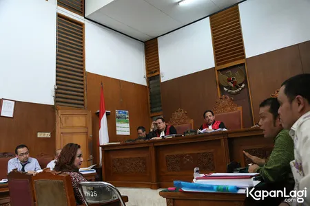 Foto Regina Andriane Saputri