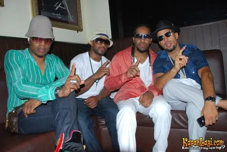 Foto Remarkable Current