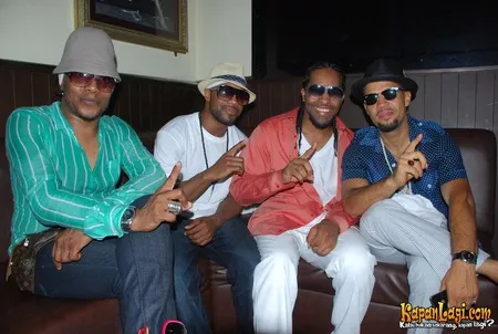 Foto Remarkable Current