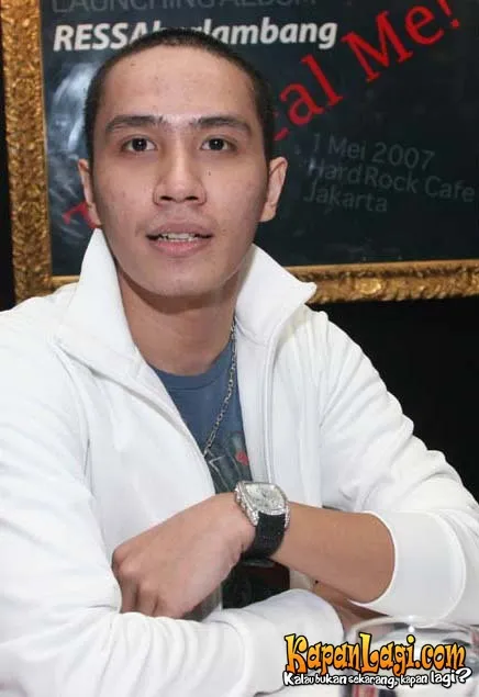 Foto Ressa Herlambang