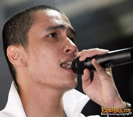 Foto Ressa Herlambang