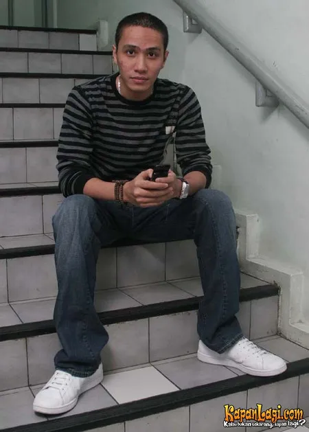 Foto Ressa Herlambang