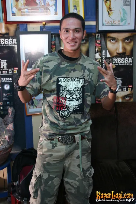 Foto Ressa Herlambang