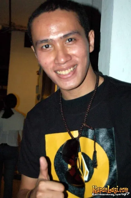 Foto Ressa Herlambang