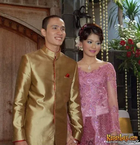 Foto Ressa Herlambang